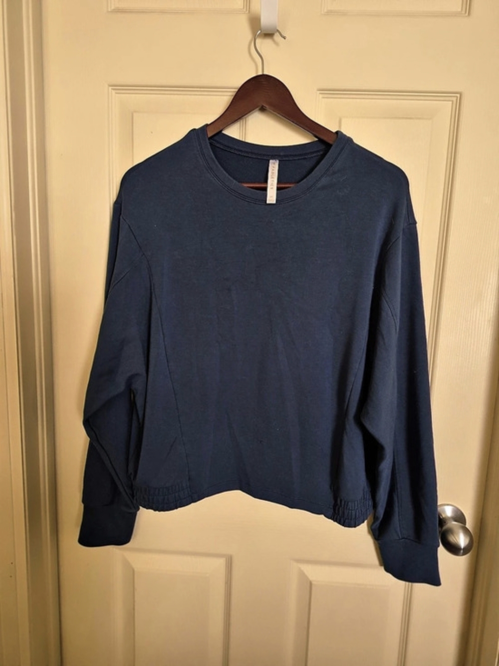 Fabletics Long Sleeve Top in Blue Size Medium Like New